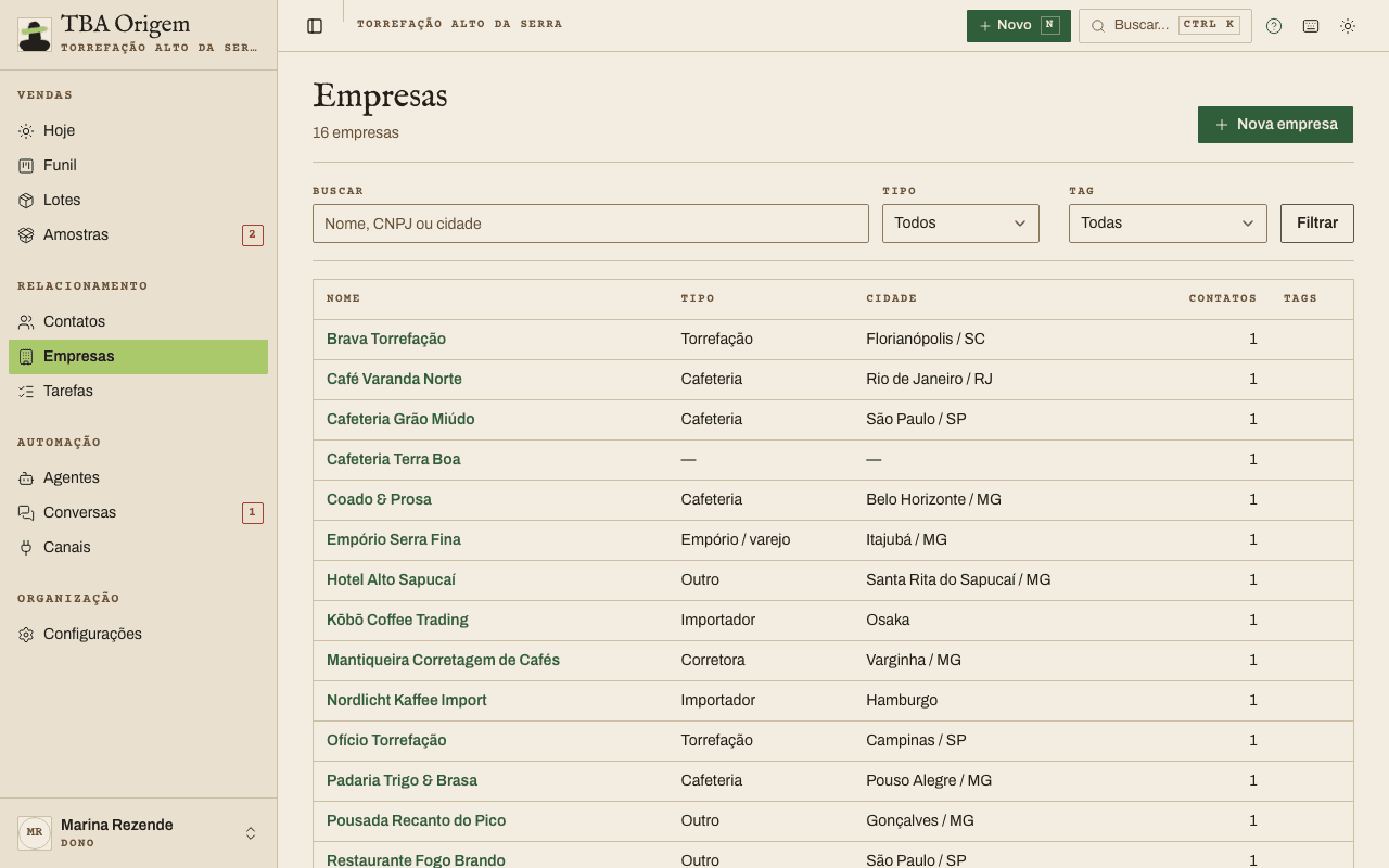 Lista de empresas com as colunas Nome, Tipo, Cidade, Contatos e Tags, a busca e os filtros no alto